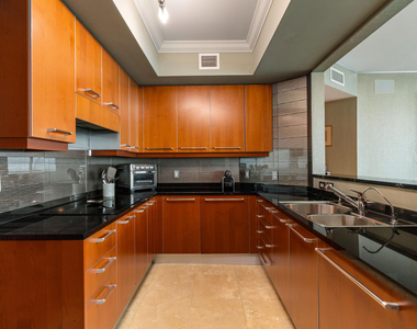3101 S Ocean Drive - Photo Thumbnail 5