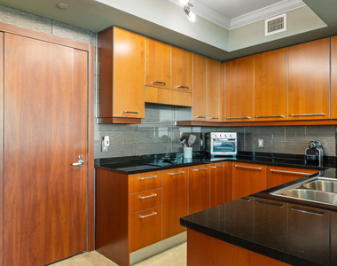 3101 S Ocean Drive - Photo Thumbnail 8