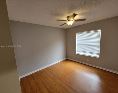 928 Falling Water Road - Photo Thumbnail 23