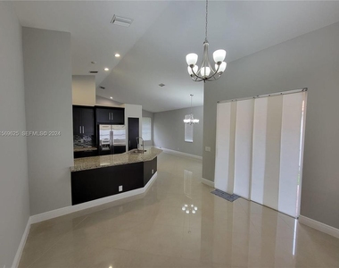 928 Falling Water Road - Photo Thumbnail 2