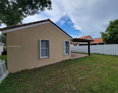 928 Falling Water Road - Photo Thumbnail 27