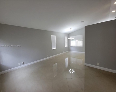 928 Falling Water Road - Photo Thumbnail 5