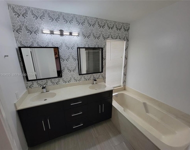 928 Falling Water Road - Photo Thumbnail 13