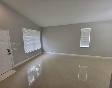 928 Falling Water Road - Photo Thumbnail 7