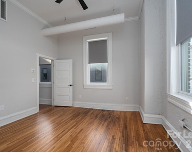 52 Union Street S - Photo Thumbnail 10
