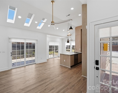 1840 Merriman Avenue - Photo Thumbnail 12