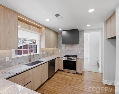 1838 Merriman Avenue - Photo Thumbnail 2