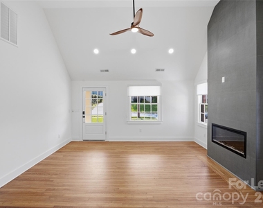 1838 Merriman Avenue - Photo Thumbnail 5