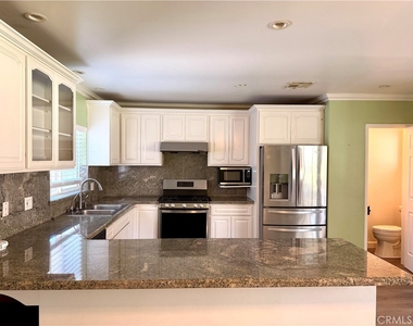 1429 Underhill - Photo Thumbnail 3