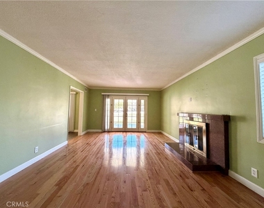 1429 Underhill - Photo Thumbnail 10