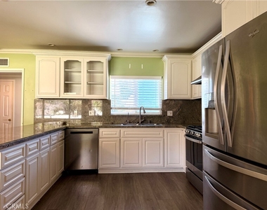 1429 Underhill - Photo Thumbnail 4
