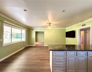 1429 Underhill - Photo Thumbnail 6