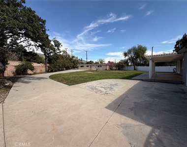 1429 Underhill - Photo Thumbnail 18