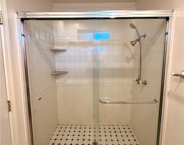 1429 Underhill - Photo Thumbnail 16