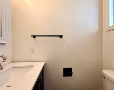 1429 Underhill - Photo Thumbnail 5