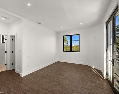 34191 San Mareno - Photo Thumbnail 12