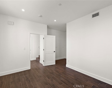 34191 San Mareno - Photo Thumbnail 10