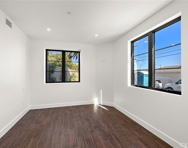 34191 San Mareno - Photo Thumbnail 6