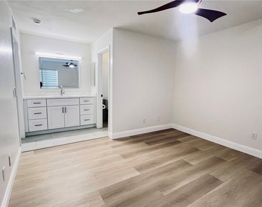 26200 Redlands - Photo Thumbnail 7