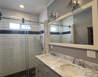 128 N Ivy - Photo Thumbnail 7