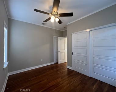 128 N Ivy - Photo Thumbnail 5
