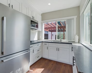 1301 Angelus Avenue - Photo Thumbnail 5