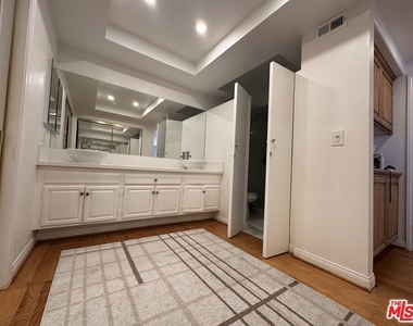 2846 Angelo Drive - Photo Thumbnail 16