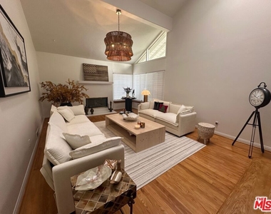 2846 Angelo Drive - Photo Thumbnail 11