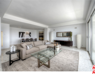 7250 Franklin Avenue - Photo Thumbnail 17