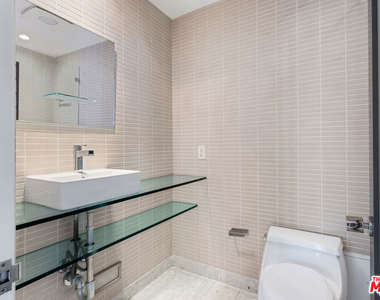 7250 Franklin Avenue - Photo Thumbnail 27