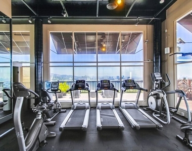 7250 Franklin Avenue - Photo Thumbnail 6