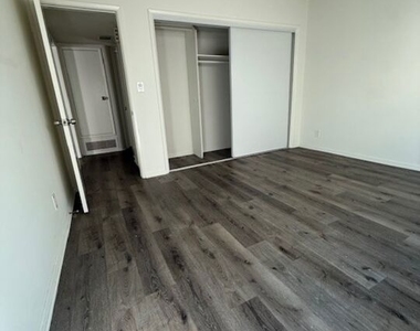334 S Gramercy Place - Photo Thumbnail 6