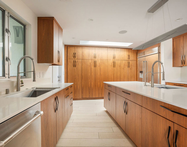279 Mabery Road - Photo Thumbnail 10