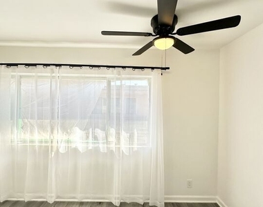 6795 N Paramount Boulevard - Photo Thumbnail 2