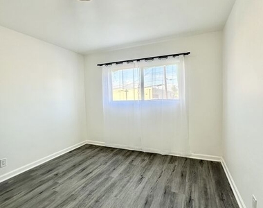 6795 N Paramount Boulevard - Photo Thumbnail 6