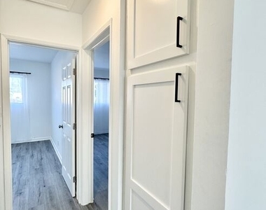 6795 N Paramount Boulevard - Photo Thumbnail 4