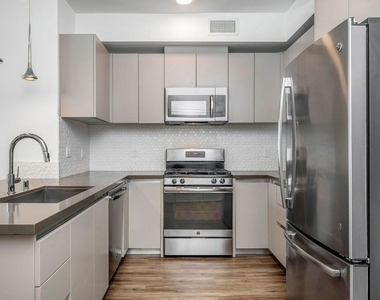 453 S Kenmore Avenue - Photo Thumbnail 23