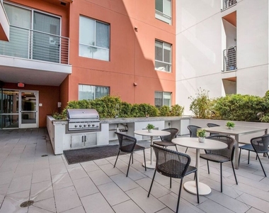 453 S Kenmore Avenue - Photo Thumbnail 33