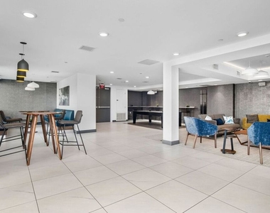453 S Kenmore Avenue - Photo Thumbnail 26