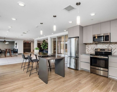 453 S Kenmore Avenue - Photo Thumbnail 27