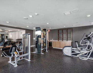 453 S Kenmore Avenue - Photo Thumbnail 36