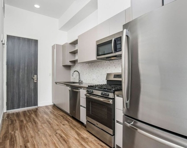 453 S Kenmore Avenue - Photo Thumbnail 17
