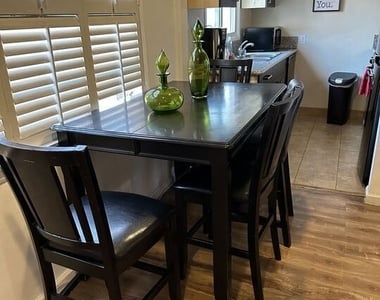 137 Rexford - Photo Thumbnail 3