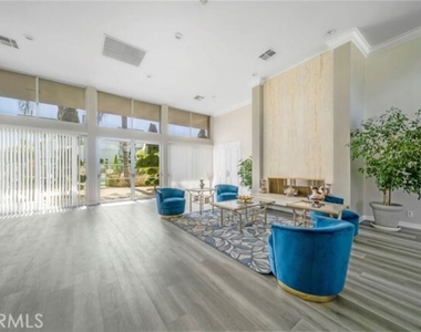 5301 Balboa Boulevard - Photo Thumbnail 9