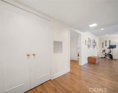5301 Balboa Boulevard - Photo Thumbnail 7