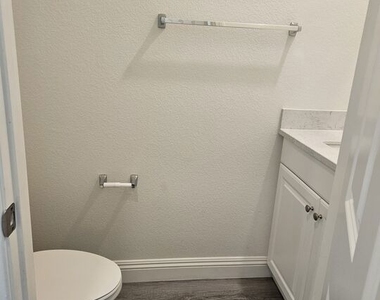 1671 Yarrow Place - Photo Thumbnail 6
