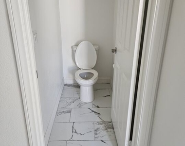 1671 Yarrow Place - Photo Thumbnail 13