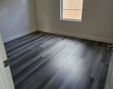 1671 Yarrow Place - Photo Thumbnail 9