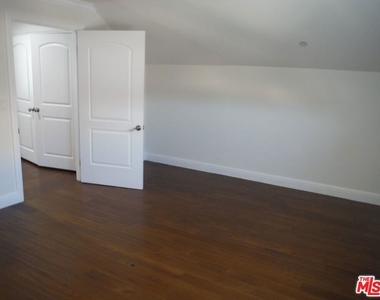 1821 W 12th Place - Photo Thumbnail 10