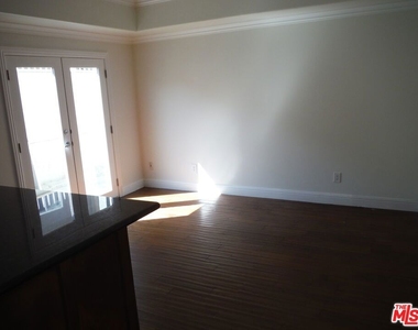 1821 W 12th Place - Photo Thumbnail 5
